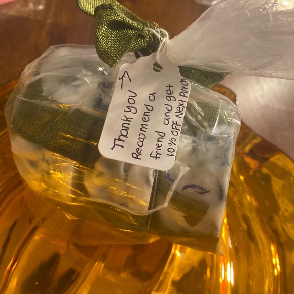 Meet your Posher, Crystal - Picture 6 of 7